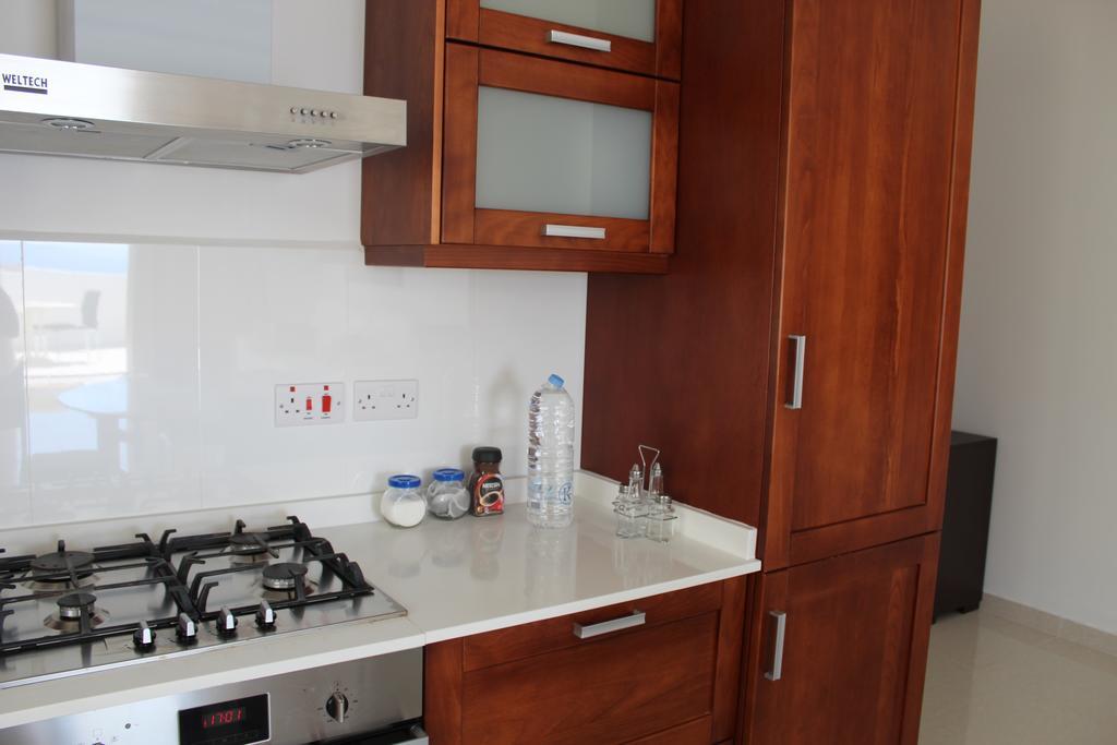 Aurora Apartment Mellieha Bagian luar foto