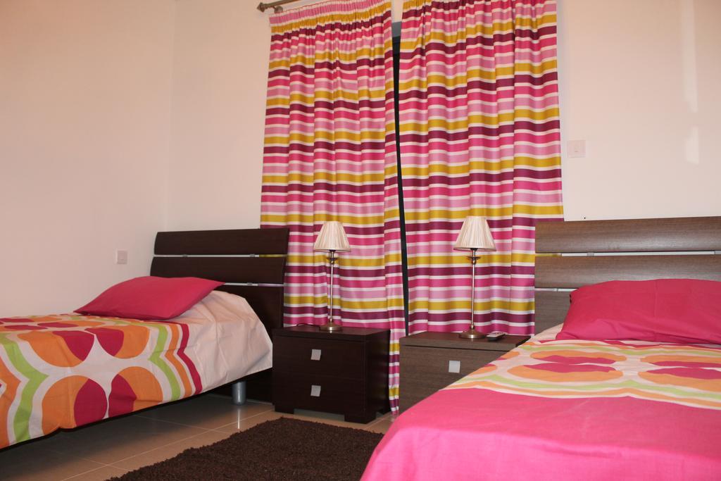 Aurora Apartment Mellieha Bagian luar foto