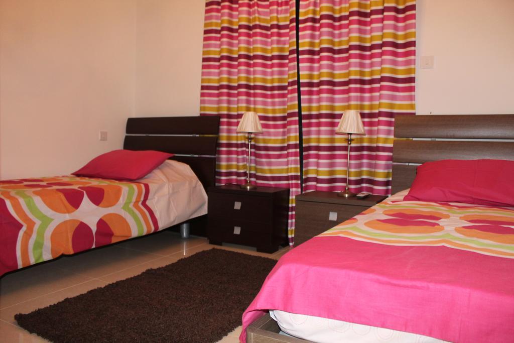 Aurora Apartment Mellieha Bagian luar foto