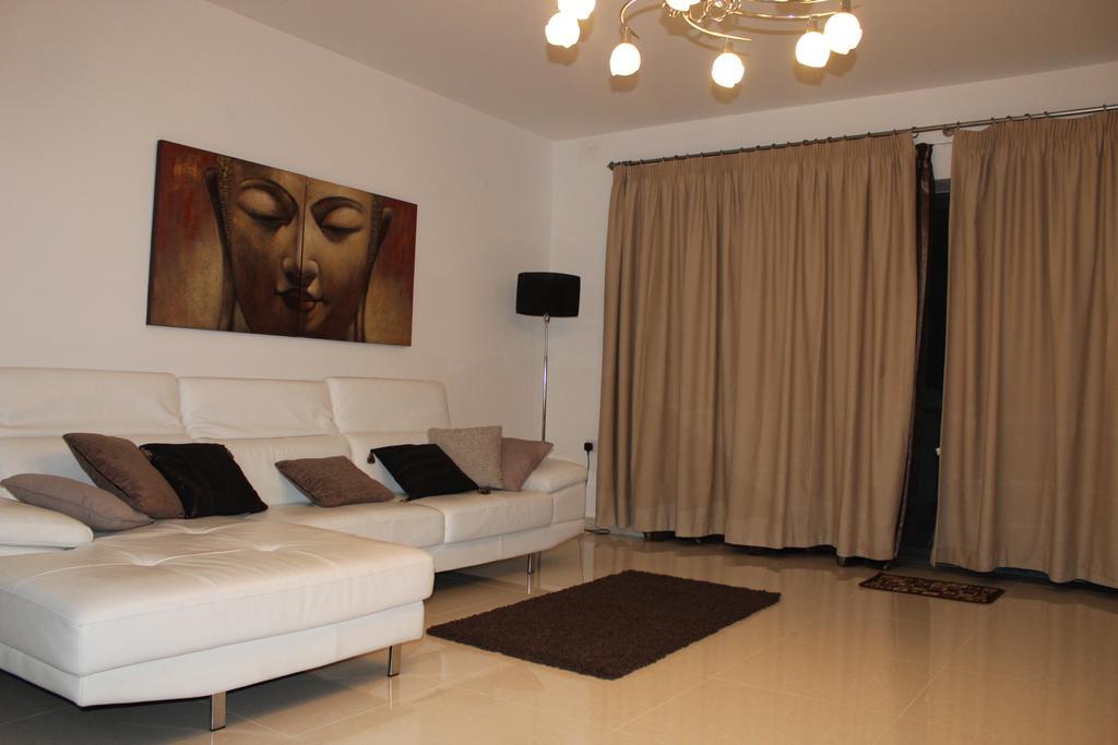 Aurora Apartment Mellieha Bagian luar foto