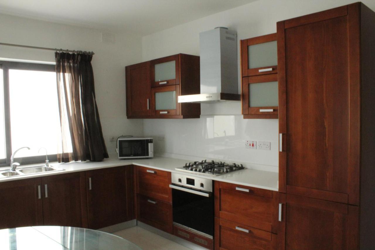 Aurora Apartment Mellieha Bagian luar foto