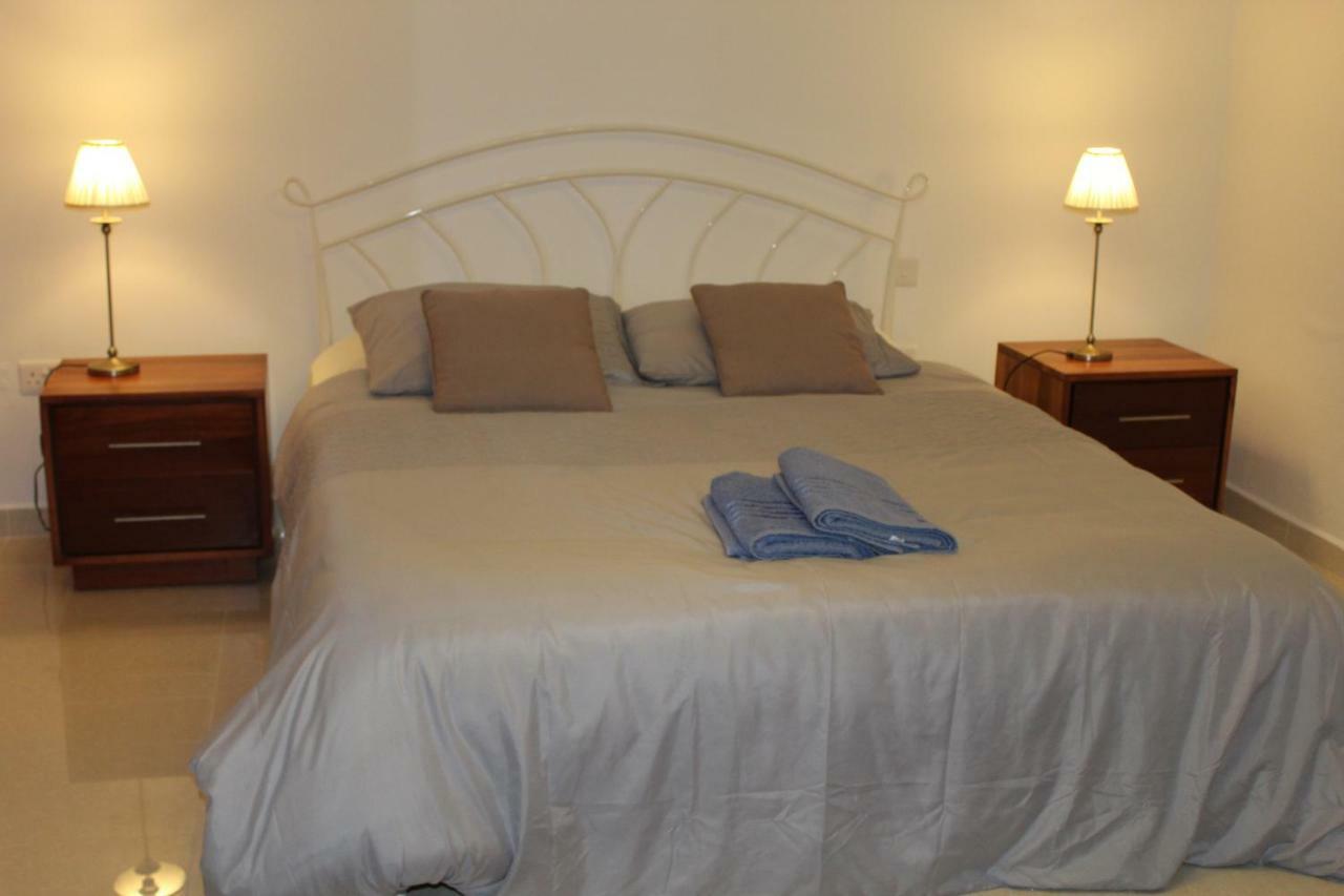 Aurora Apartment Mellieha Bagian luar foto